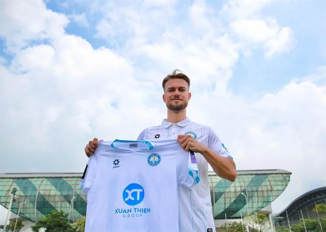 Các game thủ eSports đang thi đấu trong một giải đấu lớn
